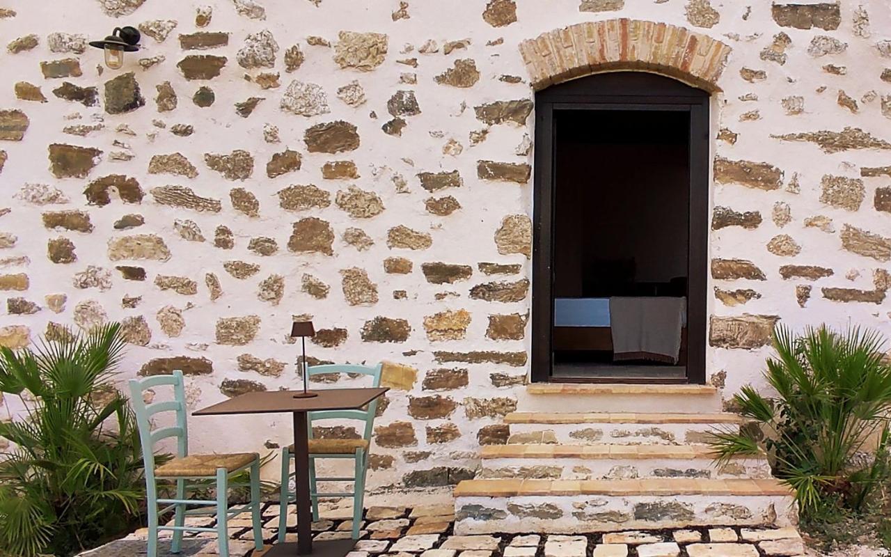 Borgo Delle Pietre Hotel Porto Empedocle Exterior foto