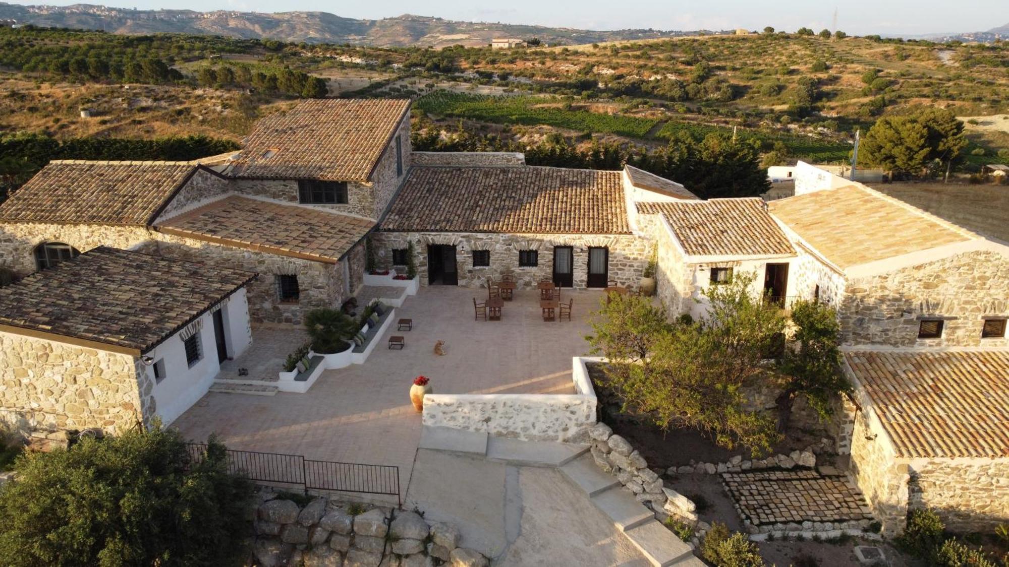 Borgo Delle Pietre Hotel Porto Empedocle Exterior foto